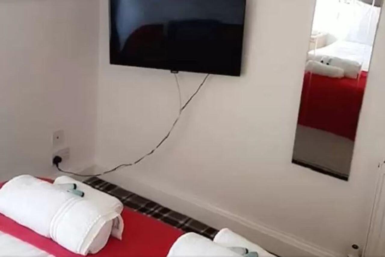 Oyo Gothenburg Hotel Dunfermline Dış mekan fotoğraf